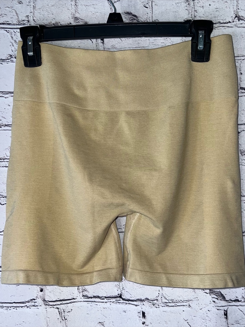 Alphalete Women’s Amplify High Rise Activewear Shorts in Hazelnut Size XXL